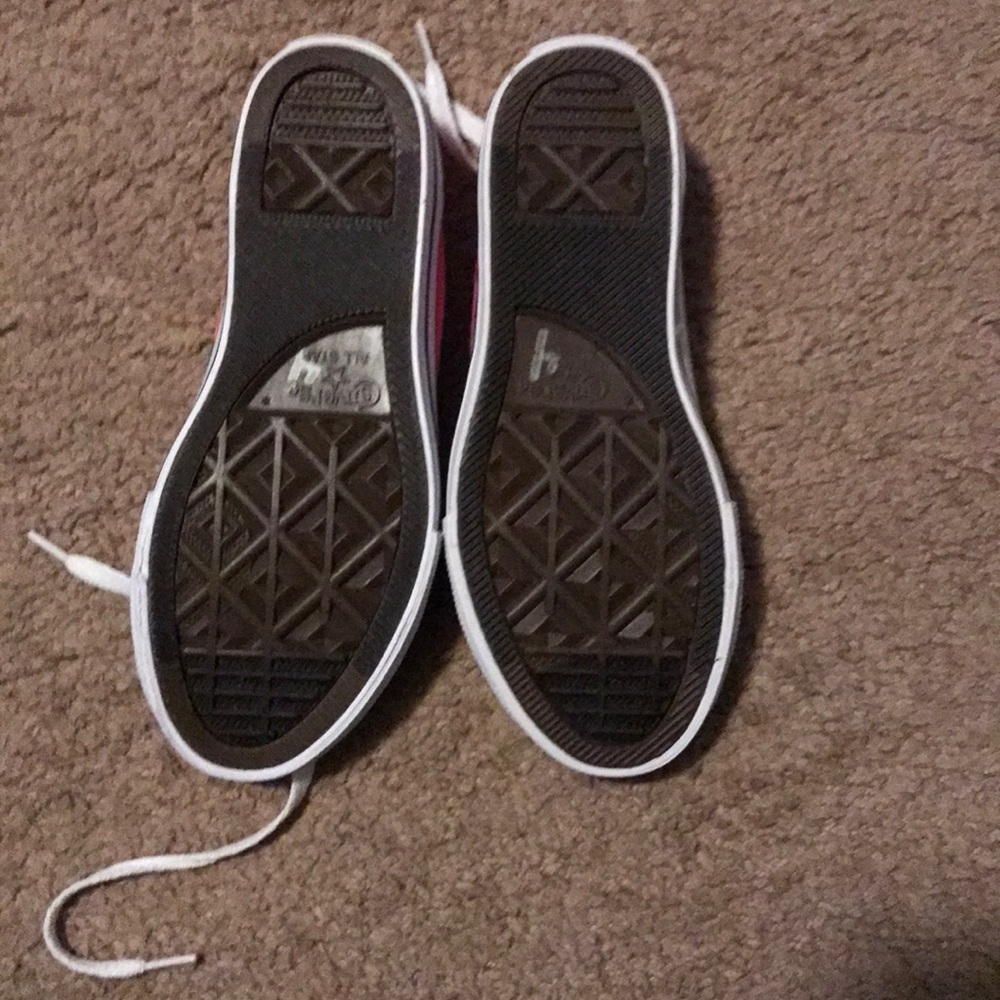 Pink Converse - Picture 2 of 3